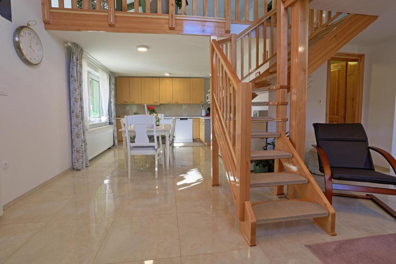 Luxury Apartman Alex With Sauna In The Village Otočac Εξωτερικό φωτογραφία